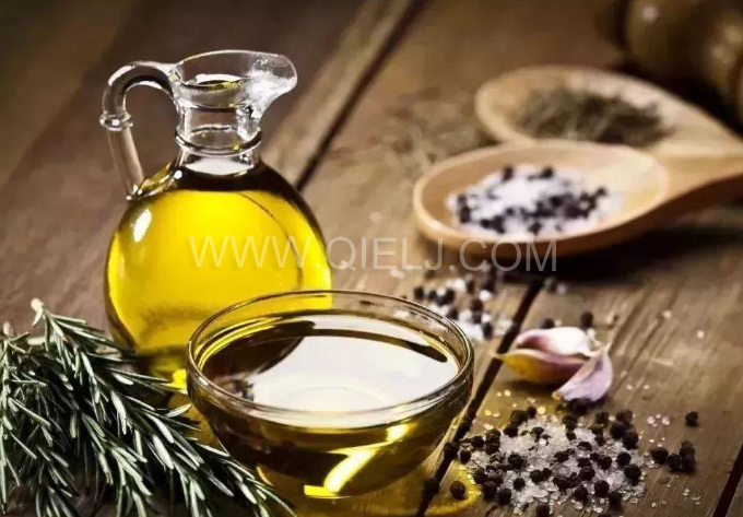 怎樣健康的選擇食用油？企鵝糧油機(jī)械為您簡(jiǎn)單講述(圖1)